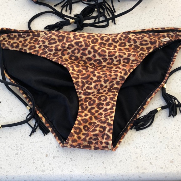 Leopard Bikini - Picture 3 of 3